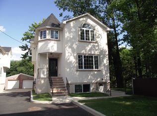 31 Midland Rd, Staten Island, NY 10308