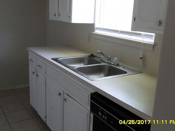 3rd image of 4804 NW Motif Manor Blvd APT B