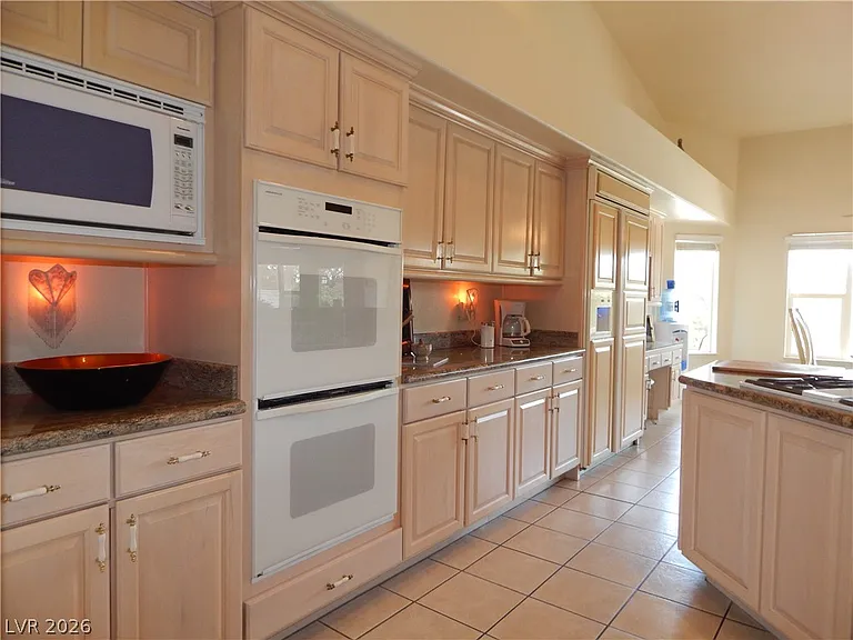 1320 Crystal Valley Dr — Photo 5