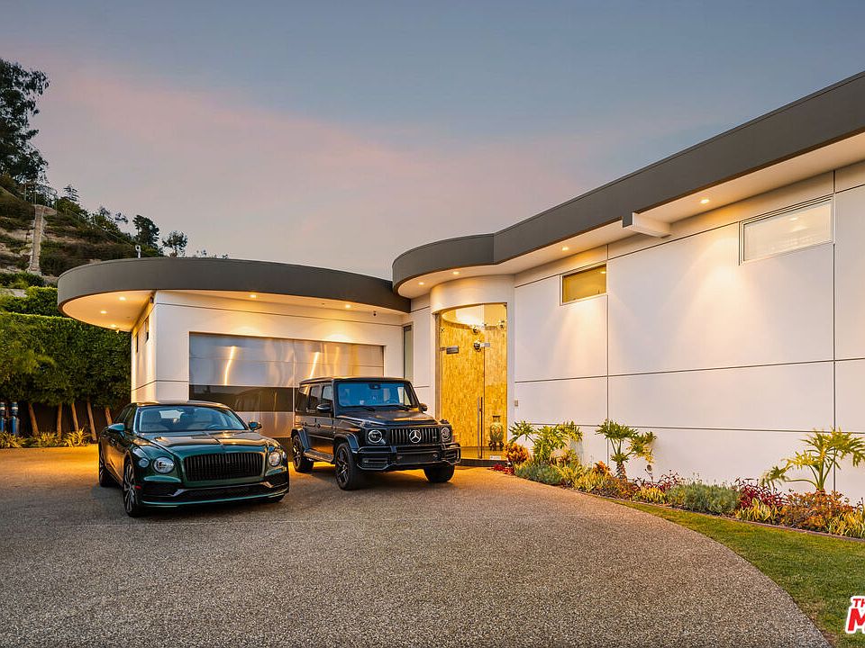 9353 Nightingale Dr, Los Angeles, CA 90069 | MLS #26837291 | Zillow