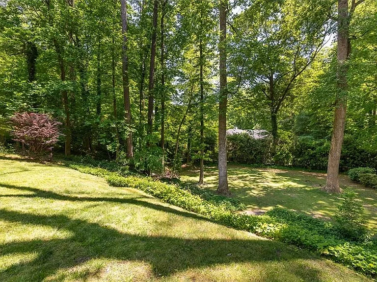445 Forest Hills Dr — Photo 39