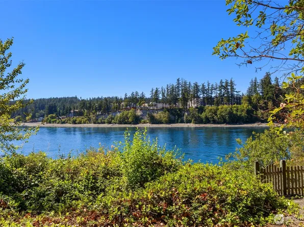 16273 Reitan Road NE, Bainbridge Island, WA 98110