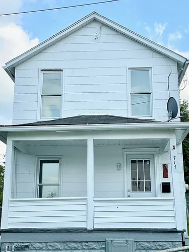 717 8th St Photo 1