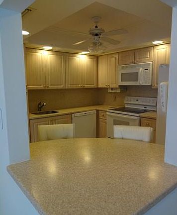 3rd image of 3520 S Ocean Boulevard #605 Hermosa