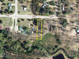 17369 2nd St, Wellston, MI 49689