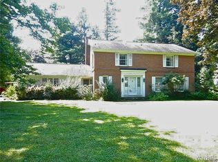 216 Roycroft Cir, East Aurora, NY 14052