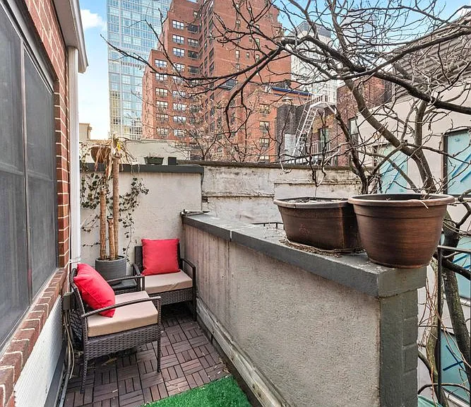 230 E 52nd St #PHF — Photo 7