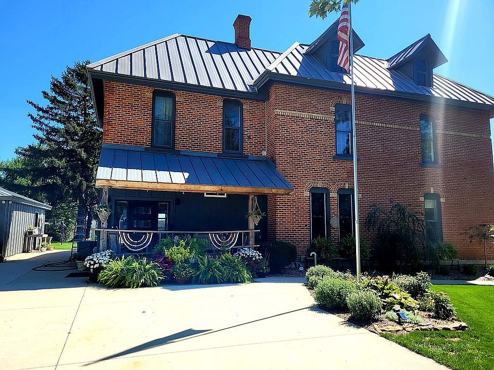 404 N Melden St, Calmar, IA 52132 Zillow