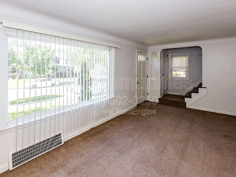 4871 Oakland Dr — Photo 2