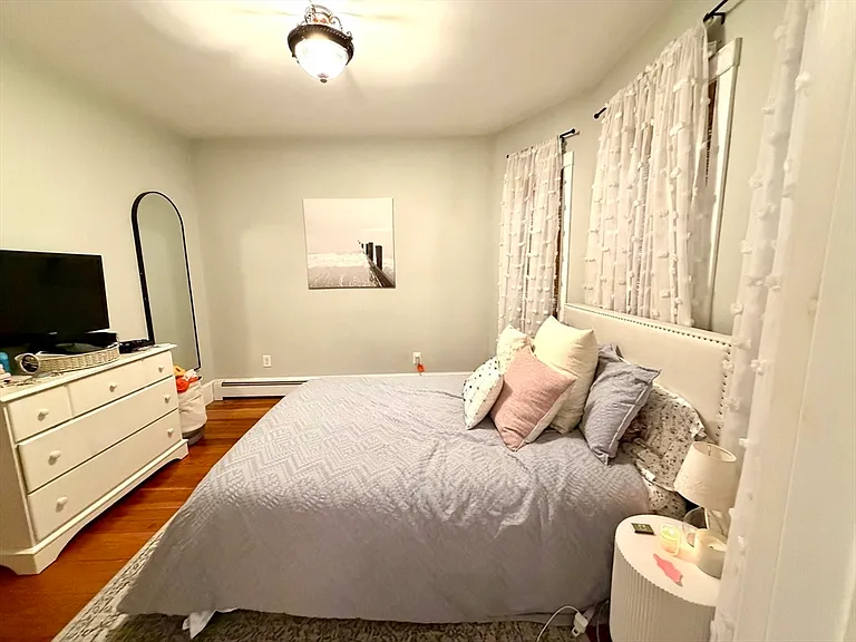244 W 3rd St #2 — Photo 10