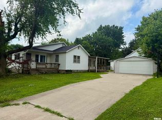 106 W Edwards St, Payson, IL 62360