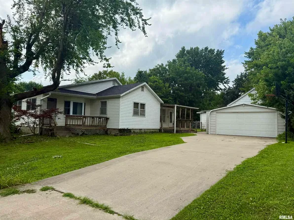106 W Edwards St, Payson, IL 62360