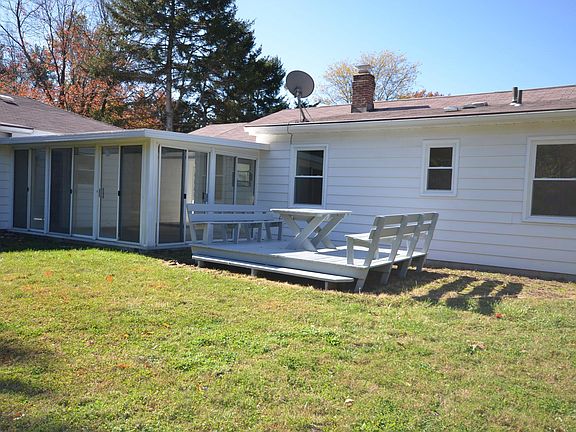 3rd image of 2449 Sarah Dr