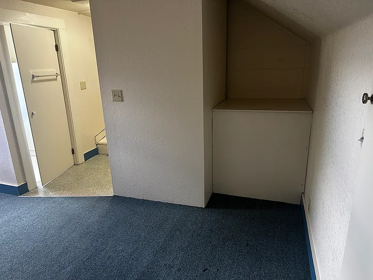720 W 18th Ave #B — Photo 9