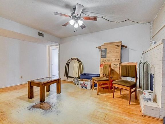 2nd image of 1811 E Lindsey St APT 3