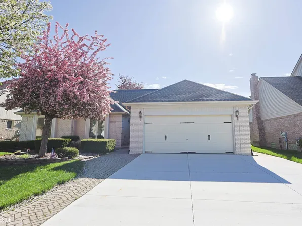 53338 Villa Rosa Dr, Macomb, MI 48042