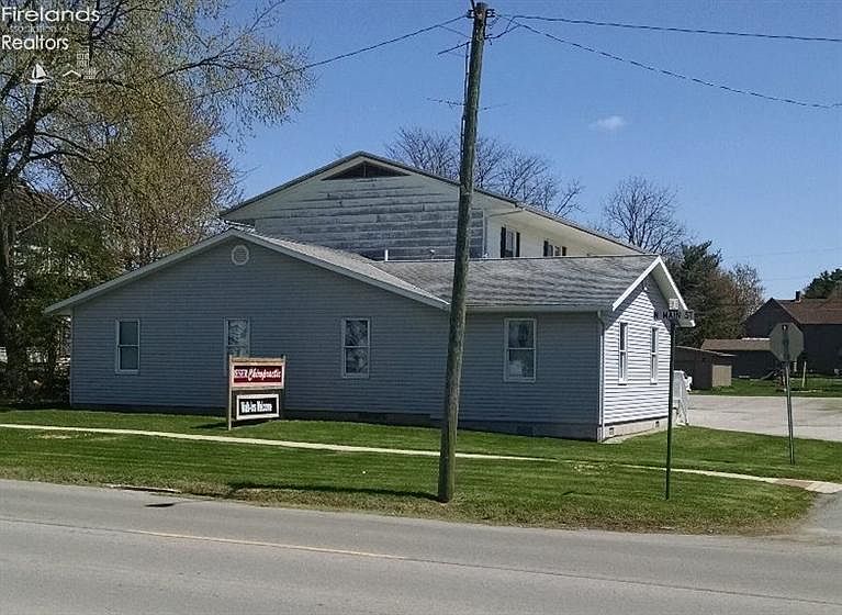 2nd image of 201 N Main St