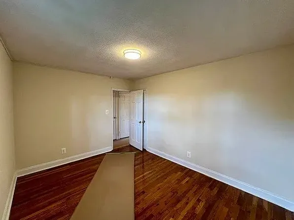 20-31 19th Street image 4 of 7