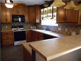 4th image of 7520 Leemont Dr