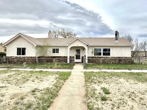 137 W 3rd St, Walsenburg, CO 81089