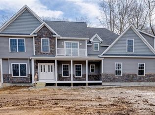 37 Beacon Hill Dr, Mansfield, CT 06268