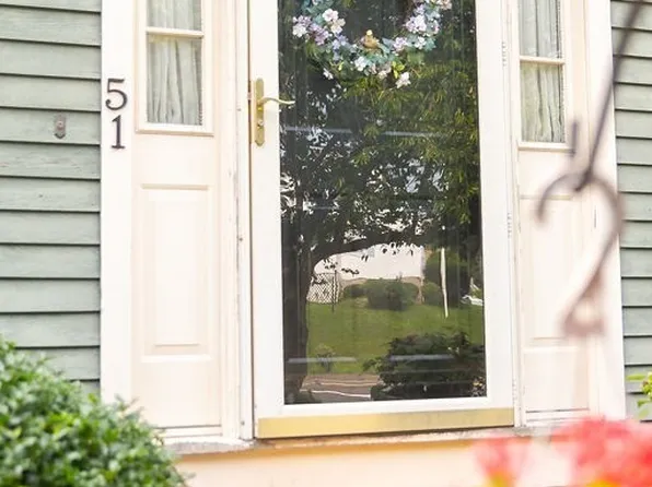51 Green St, Weymouth, MA 02191