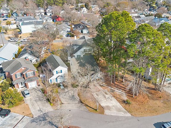 2nd image of 816 Mary Anna Ct