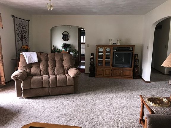 4th image of 510 Hager Ct