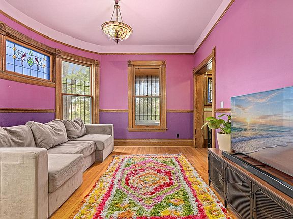 4th image of 3139 2nd Ave S