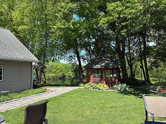 4th image of 3198 Hampshire Ln