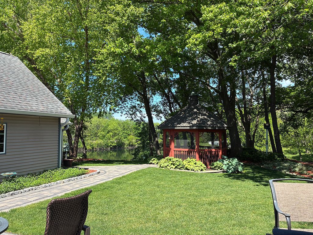 3198 Hampshire Ln - Property Image
