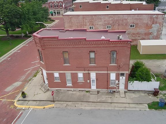 3rd image of 115 E Smith St
