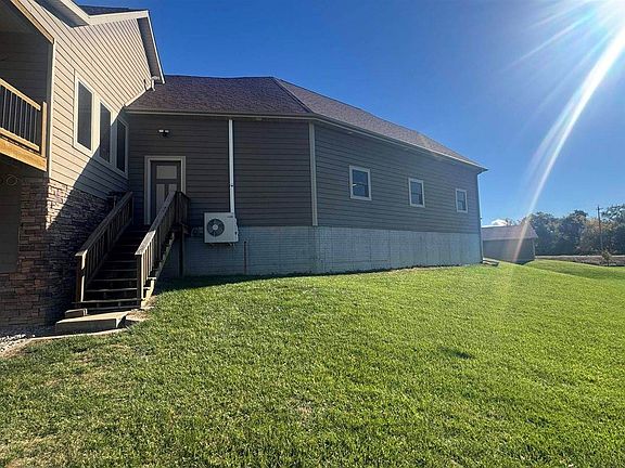 3rd image of 26857 Imperial Rd