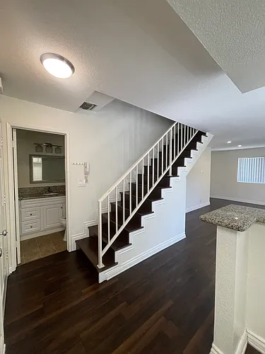 1115 Alameda Ave #1 Photo 1