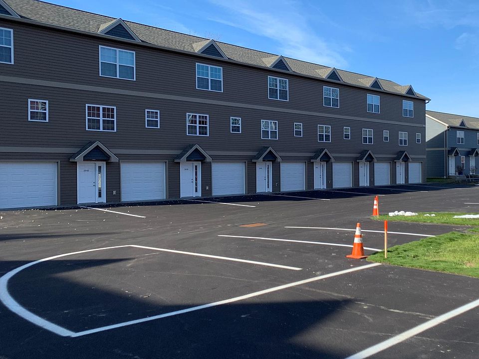 Two Bedrooms with One car garage