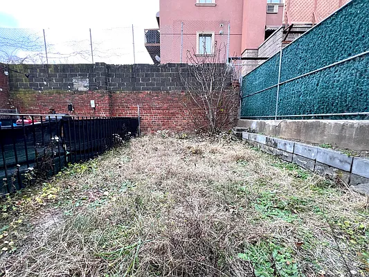 Rented by Capri Jet Realty Corp | media 5