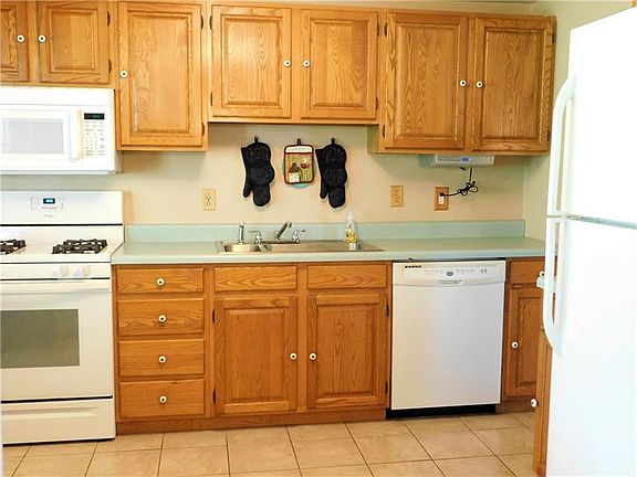 4th image of 265 Bonita Dr