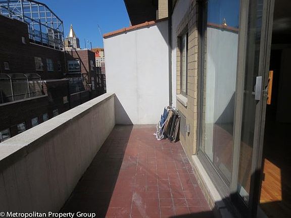4th image of 314 E 30th St