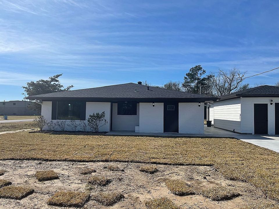 1st image of 230 Bower Dr