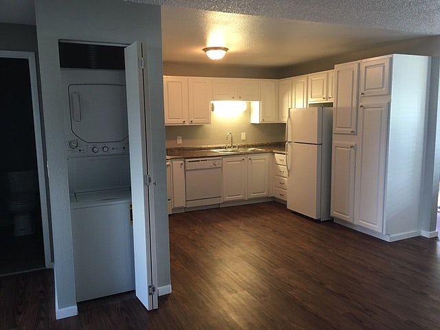 1st image of 611 I St NE APT 15