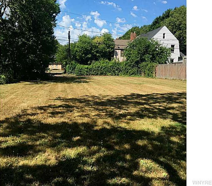 1st image of 27 Hyde Park Blvd