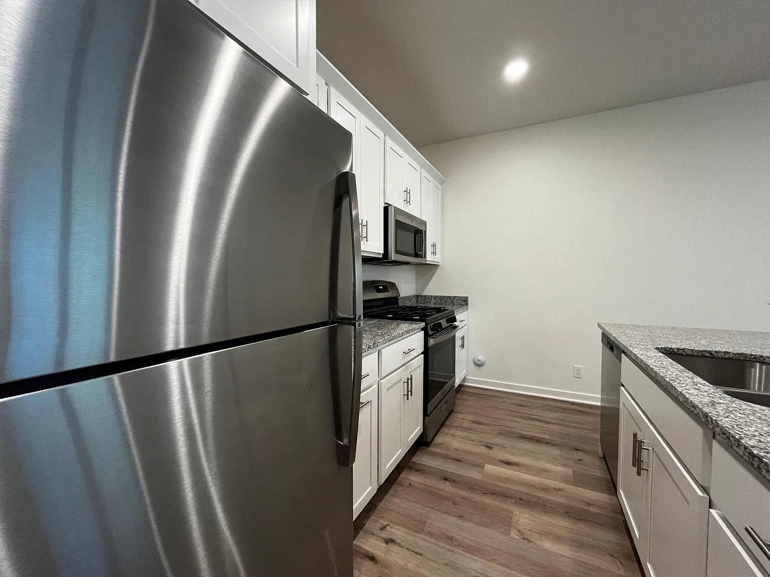 2 bed, 2.5 bath, 1468 sqft, $2,148 — Photo 3