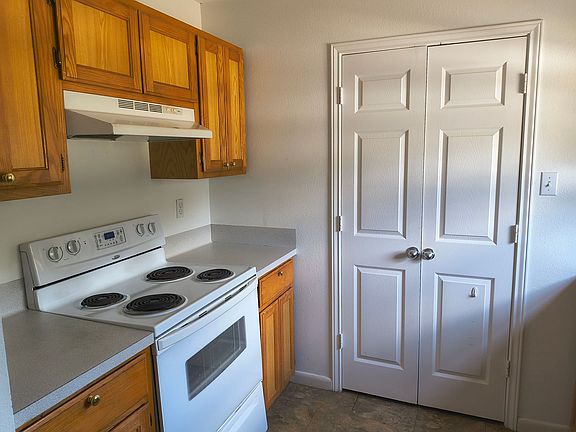 3rd image of 52 Deer Ridge Rd Unit B