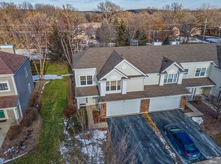 548 Lancaster Dr, Hampshire, IL 60140