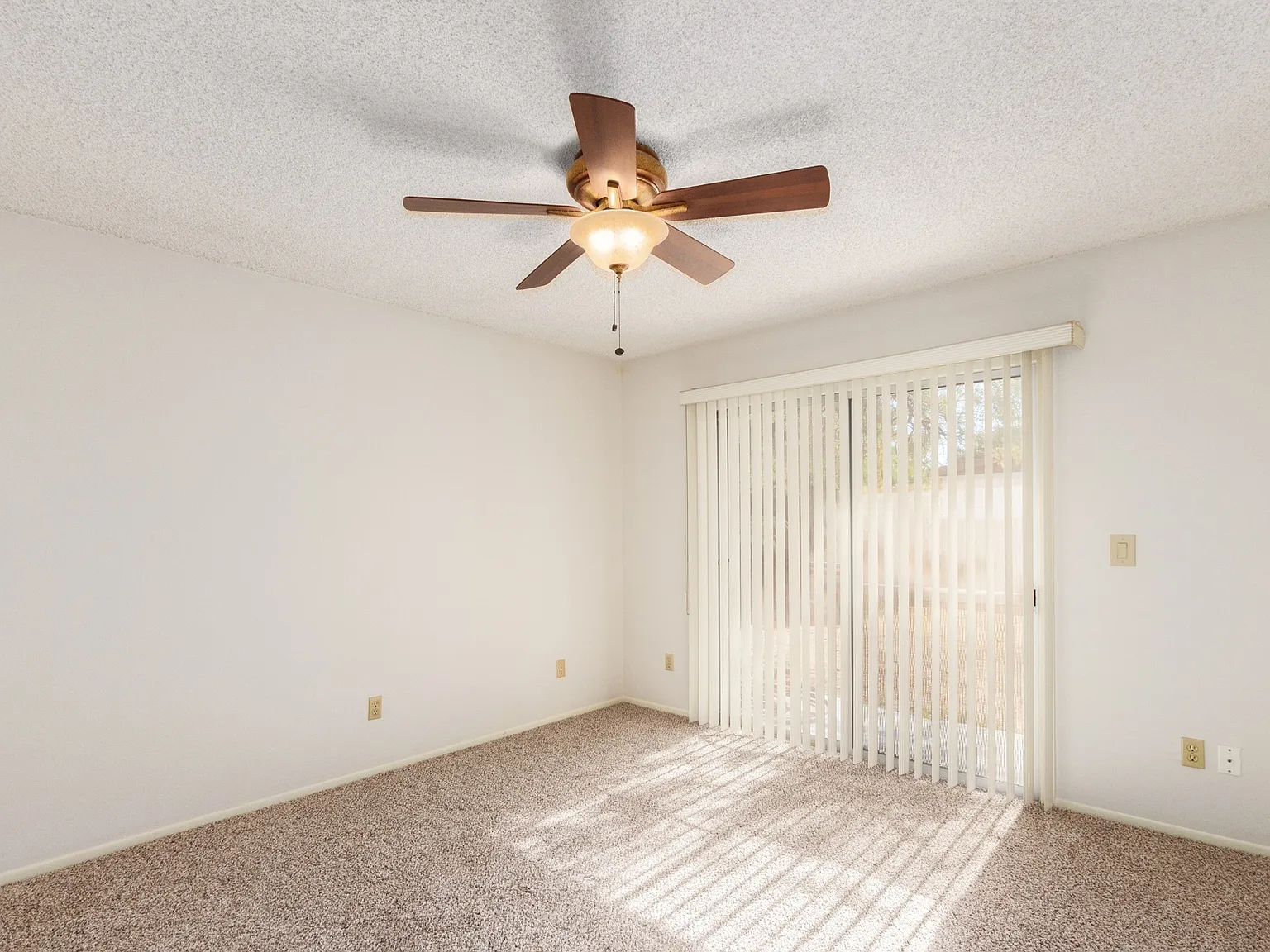 2 bed, 1032 sqft, $1,500 — Photo 3