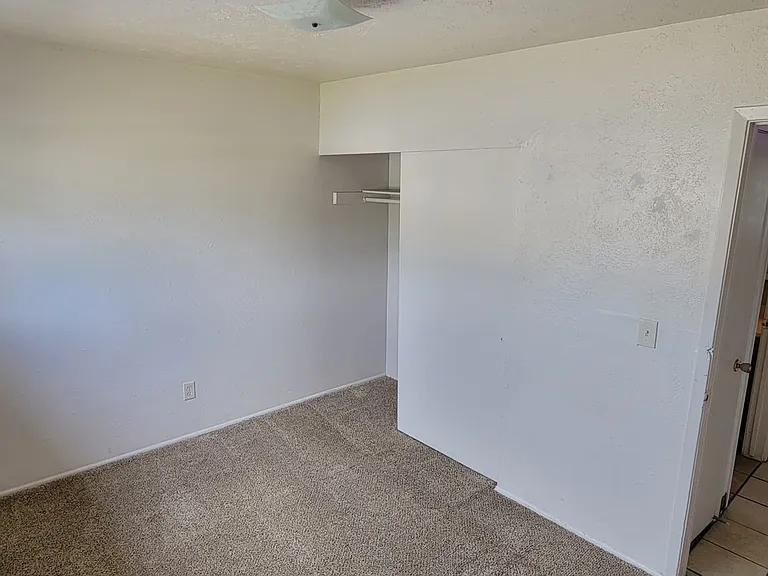 752 N Irving St — Photo 8