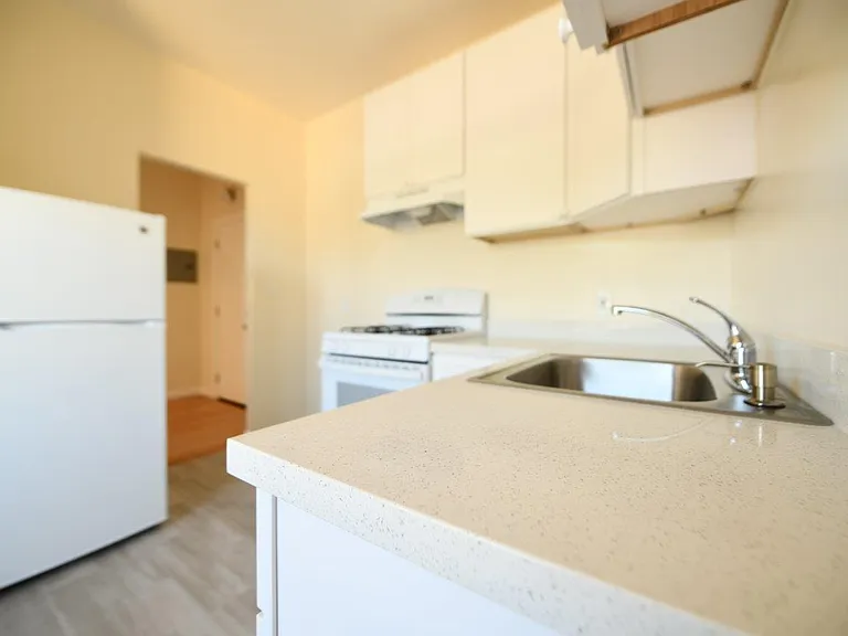 200 Wayne Ave #19 — Photo 16