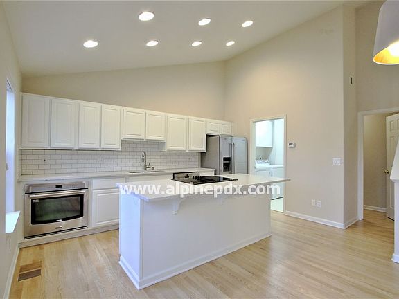 3rd image of 13473 SW Summerwood Dr