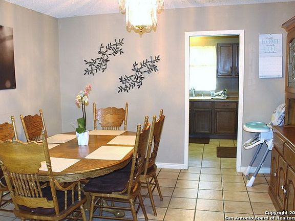 3rd image of 5143 Hacienda Dr