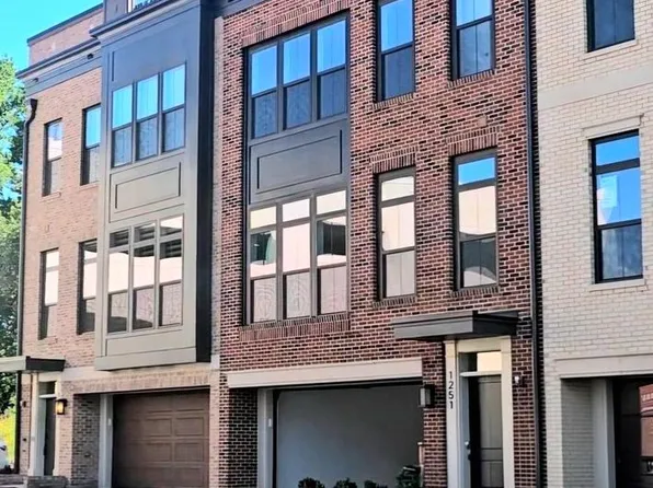1251 Hillgate Pl, Rockville, MD 20854